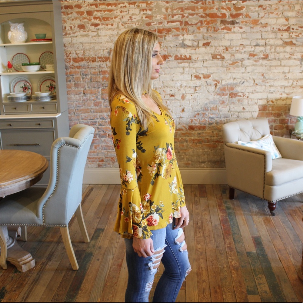 ✨LAST✨Mustard floral bell sleeve choker neck tunic - Picture 5 of 6